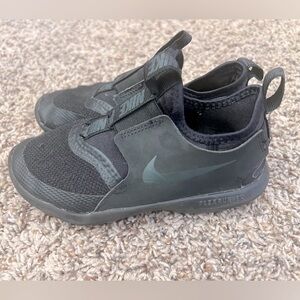 Kids Nike Flex Runner - black - size 12C